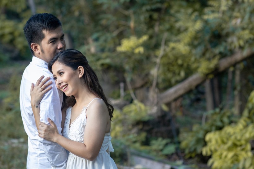 5 ngôn ngữ tình yêu giúp hôn nhân ngày càng hạnh phúc - Ảnh 1.