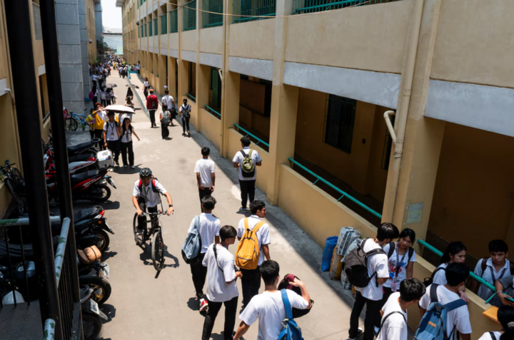 Philippines: Nắng nóng kỷ lục, hàng nghìn trường cho học sinh nghỉ - Ảnh 1.