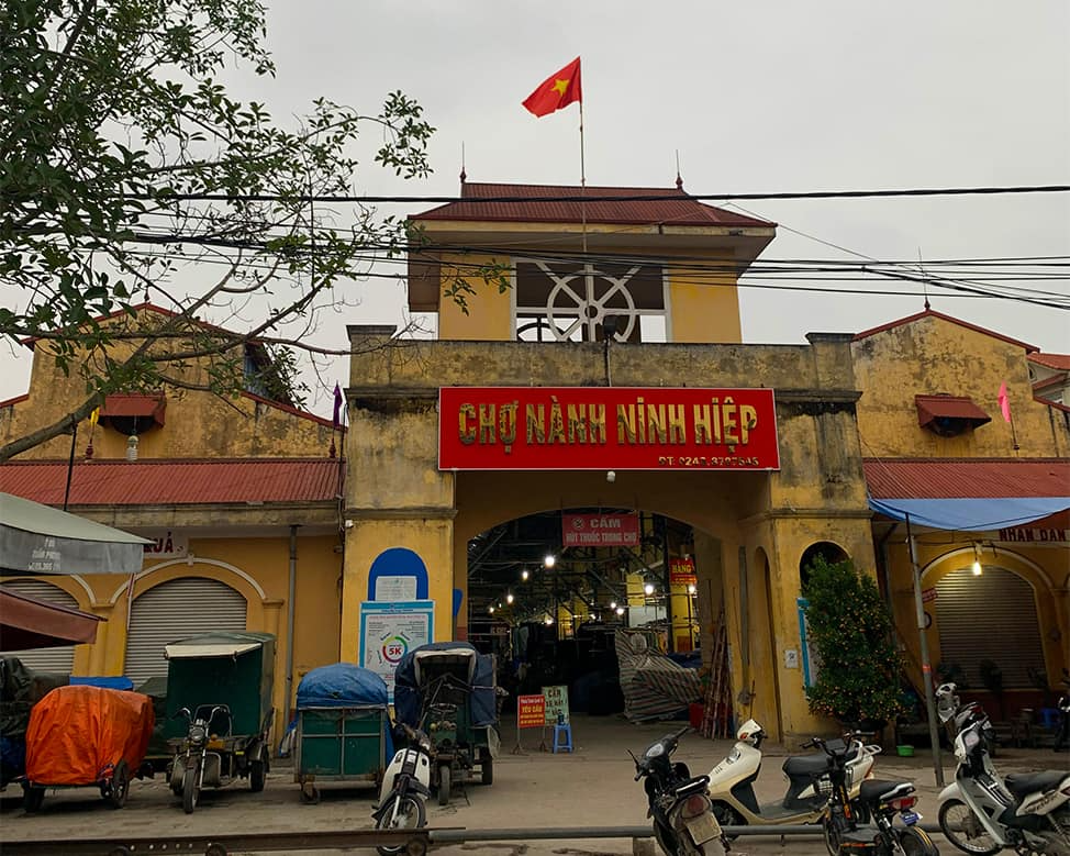 Ngôi làng "đại gia" ngay sát Hà Nội: Biệt thự mọc lên như nấm, dân tình đa phần đi buôn vải mà - Ảnh 1. Ngôi làng "đại gia" ngay sát Hà Nội: Biệt thự mọc lên như nấm, dân tình đa phần đi buôn vải mà - Ảnh 1.