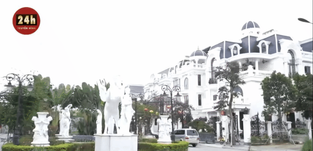 Ngôi làng "đại gia" ngay sát Hà Nội: Biệt thự mọc lên như nấm, dân tình đa phần đi buôn vải mà giàu - Ảnh 5. Ngôi làng "đại gia" ngay sát Hà Nội: Biệt thự mọc lên như nấm, dân tình đa phần đi buôn vải mà giàu - Ảnh 5.