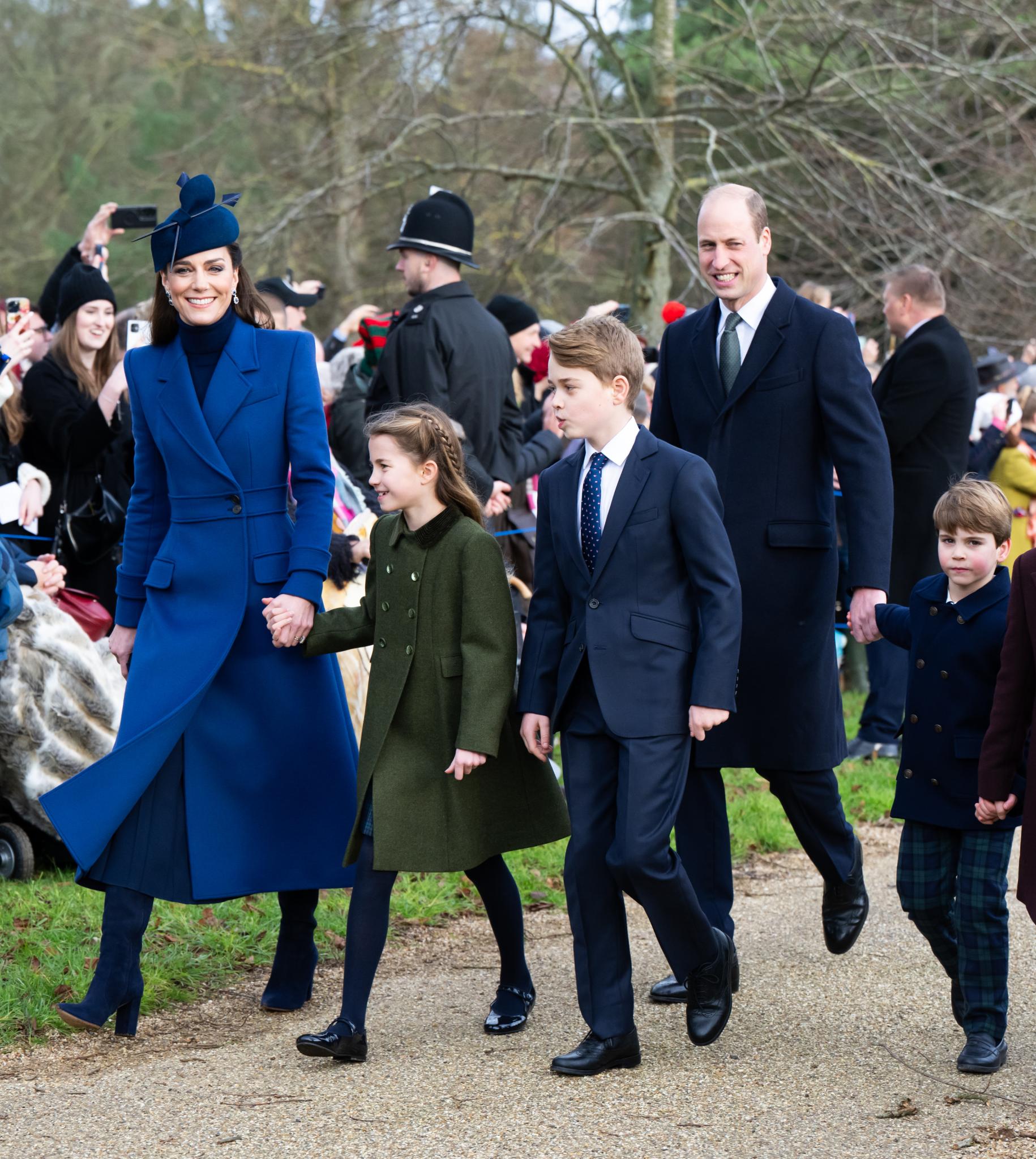 Thân vương William và Vương phi Kate kỷ niệm 13 năm ngày cưới theo cách xúc động, chia sẻ ảnh mới chưa từng công bố- Ảnh 2.