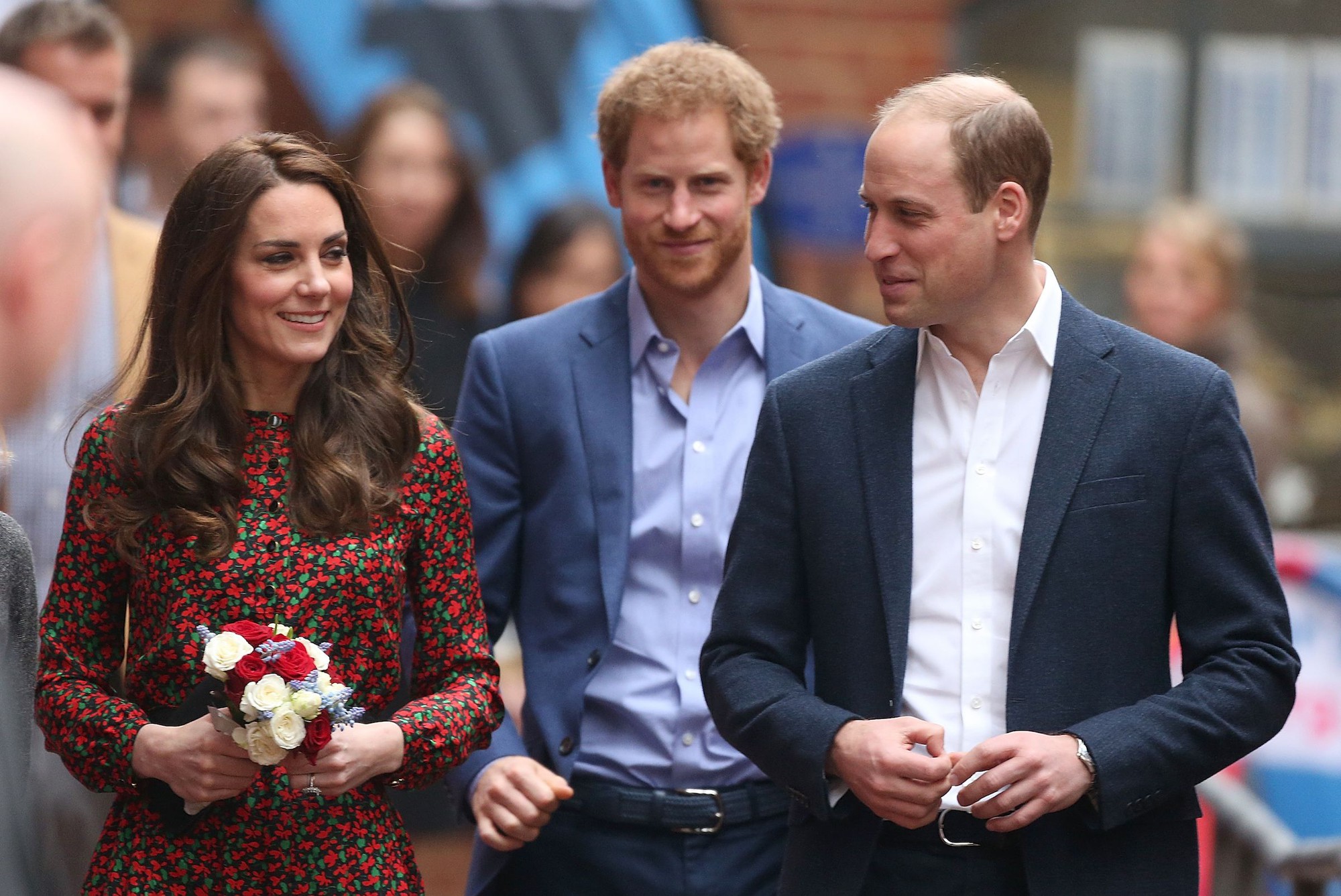 Vua Charles &quot;không có thời gian&quot; gặp Harry trong chuyến về Anh tuần tới, vợ chồng William - Kate cũng không hẹn ngày tái ngộ- Ảnh 2.