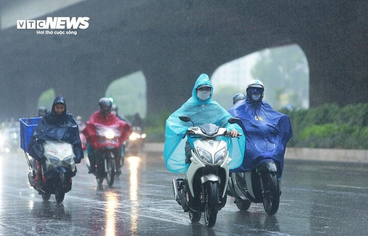Dự b&aacute;o thời tiết ng&agrave;y 5/4: Kh&ocirc;ng kh&iacute; lạnh tr&agrave;n về, miền Bắc hứng mưa d&ocirc;ng - Ảnh 1.