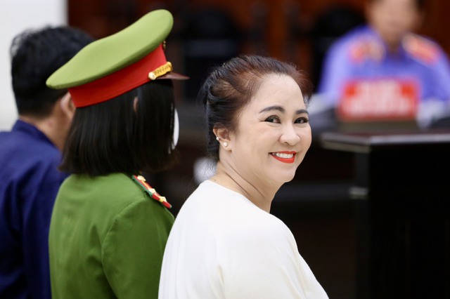 Hình ảnh bà Nguyễn Phương Hằng tại tòa sáng nay - Ảnh 3.