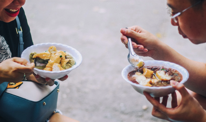 Hà Nội bắt đầu vào mùa &quot;nóng phát ngốt&quot;, nhưng cũng là lúc bộ 3 ẩm thực này chễm chệ lên ngôi - Ảnh 7.