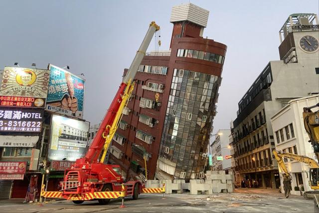 Động đất rung chuyển Đài Loan: Cô gái thiệt mạng vì cố quay lại tòa nhà đổ sập để cứu mèo- Ảnh 2.