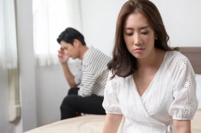 Xấu hổ khi chồng qu&aacute; k&eacute;m cỏi - Ảnh 1.