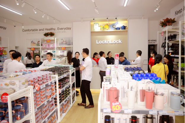 LocknLock khai trương cửa hàng nhượng quyền thứ 12 tại Hà Tĩnh - Ảnh 2. LocknLock khai trương cửa hàng nhượng quyền thứ 12 tại Hà Tĩnh - Ảnh 2.