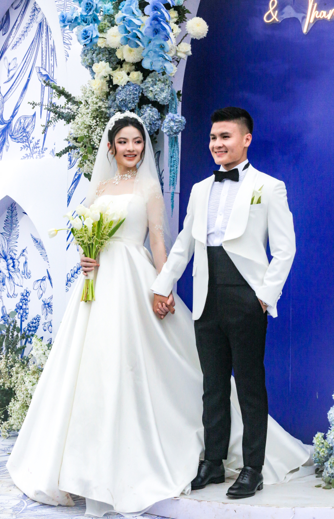 Quang Hải &quot;đảo ngói&quot; cực bảnh bao chuẩn bị cho đám cưới với Chu Thanh Huyền - Ảnh 2.