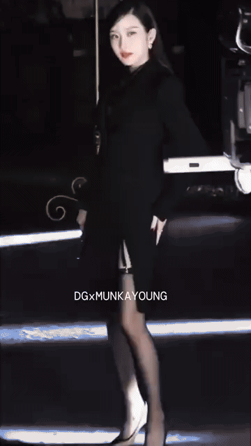Moon Ga Young không hở bạo vẫn hút spotlight triển lãm Dolce & Gabbana, đôi chân siêu nhỏ đúng là bảo bối- Ảnh 6.