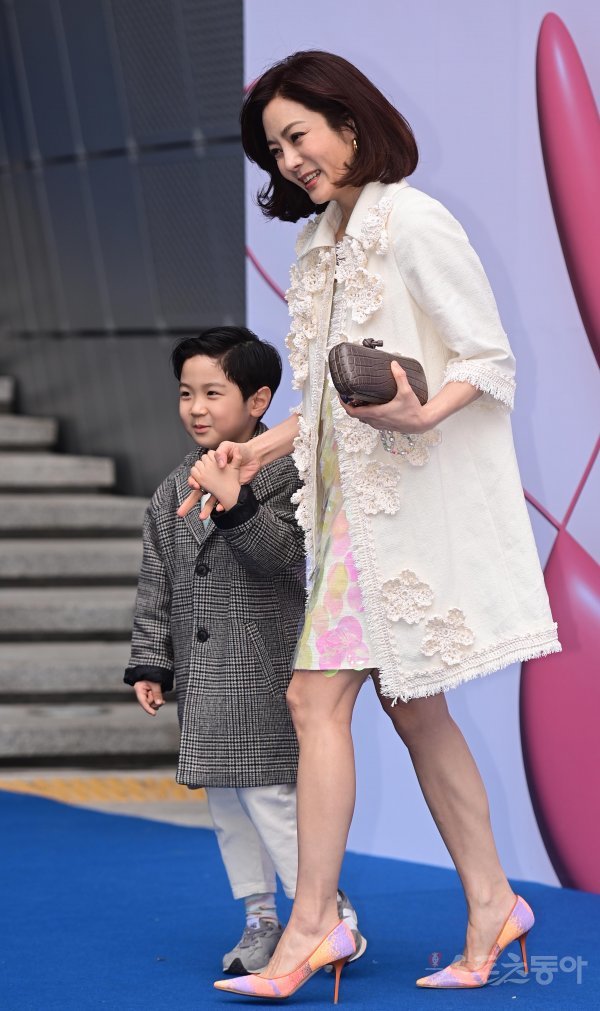 Chae Rim bất ngờ tái hợp chồng cũ sau ồn ào ngoại tình, ngoại hình quý tử 7 tuổi chiếm spotlight - Ảnh 4.