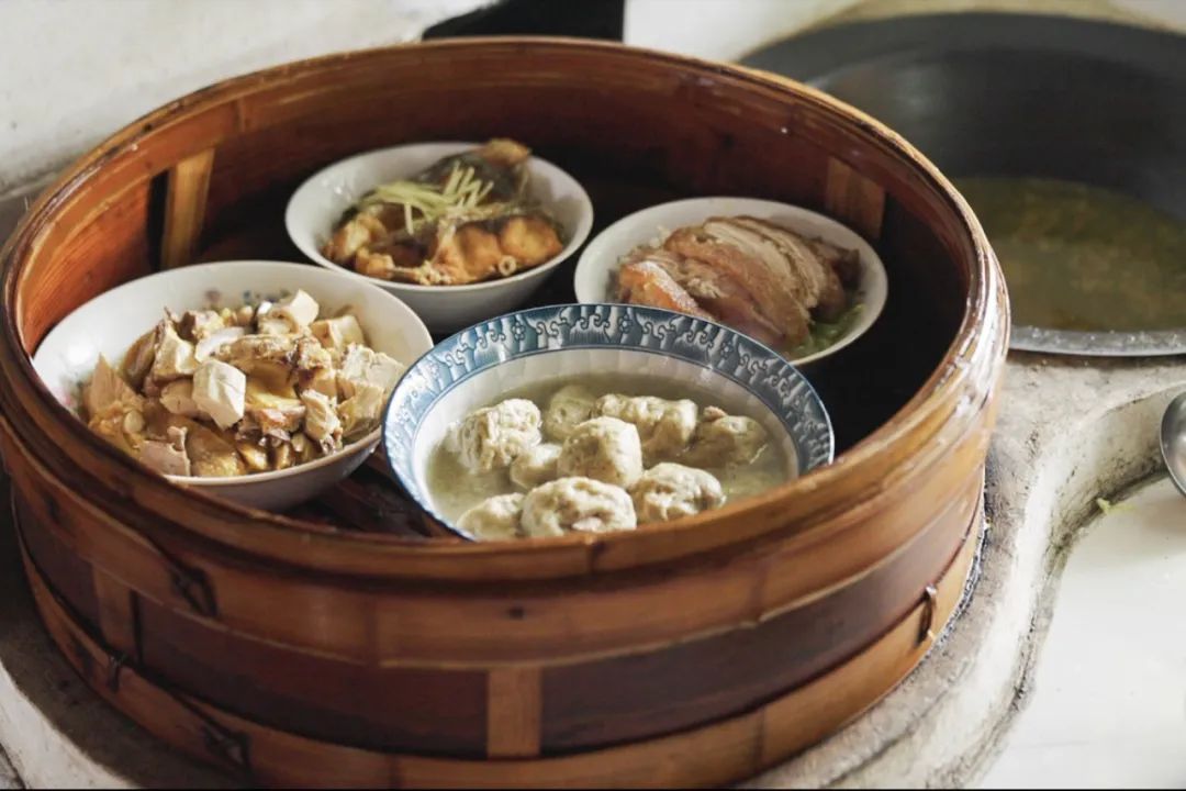 Tiến sĩ về quê sửa nhà cho bố mẹ dưỡng già: 3 thế hệ cùng chung sống trong Tiến sĩ về quê sửa nhà cho bố mẹ dưỡng già: 3 thế hệ cùng chung sống trong