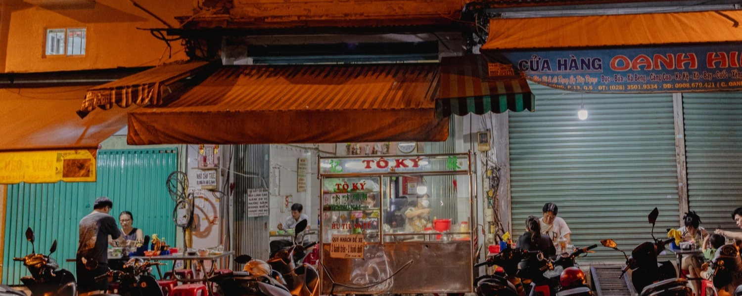 Hủ tiếu sa tế thịt nai ở tiệm gốc Hoa hơn 70 năm tuổi: Nước dùng được làm từ 30 loại nguyên liệu, tô đặc biệt tận 85.000VNĐ nhưng ai ăn rồi cũng "ghiền" - Ảnh 1.
