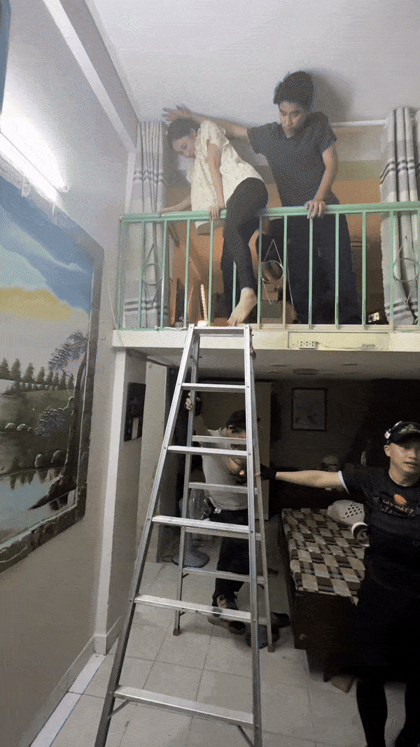 Cặp sao Việt ở "Lật mặt 7" vướng tin đồn phim giả tình thật, lộ cả clip ôm ấp nhau không rời - Ảnh 4. Cặp sao Việt ở "Lật mặt 7" vướng tin đồn phim giả tình thật, lộ cả clip ôm ấp nhau không rời - Ảnh 4.