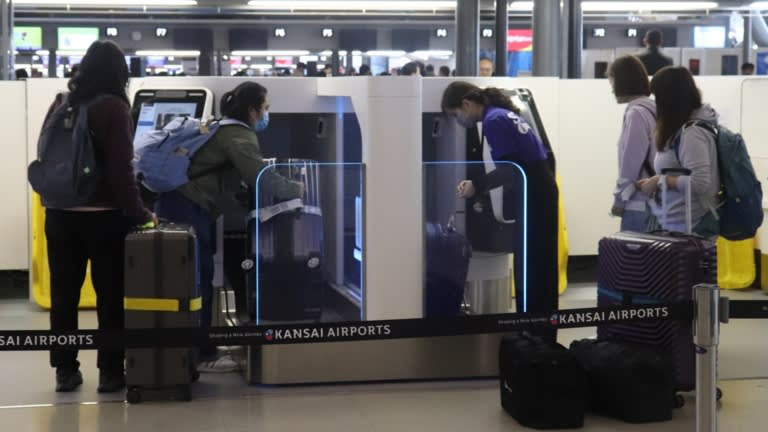 Đẳng cấp sân bay Nhật Bản: Một năm xử lý 10 triệu hành lý, suốt 30 năm chưa từng làm mất bất kỳ hành lý nào nhờ một điều - Ảnh 1.
