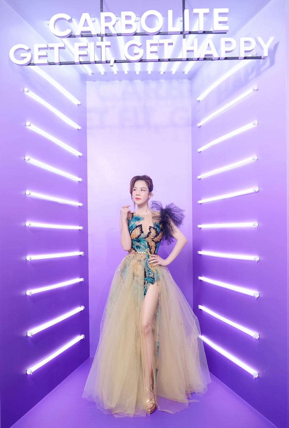 Chị đẹp Thu Phương tái xuất lộng lẫy, khoe giọng cao vút với bản hit &quot;Trăng dưới chân mình&quot;- Ảnh 2.
