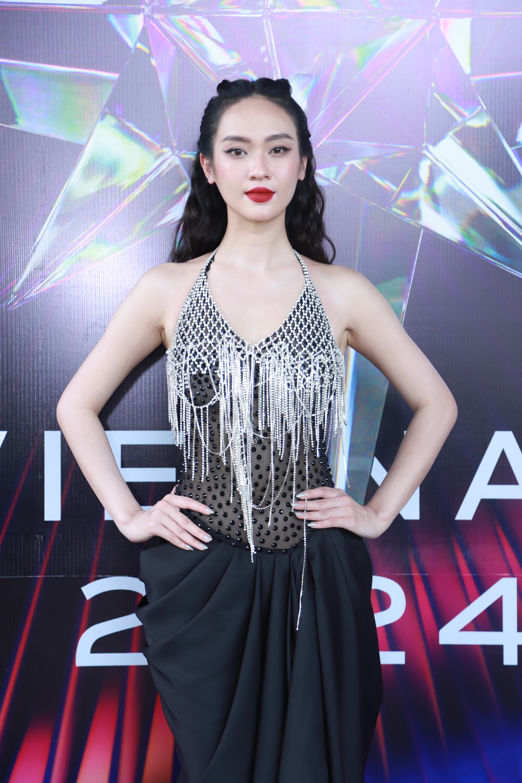 Màn đọ body &quot;cực nóng&quot; trên thảm đỏ Miss Universe Vietnam: Hương Ly chiếm &quot;spotlight&quot; - Ảnh 6.