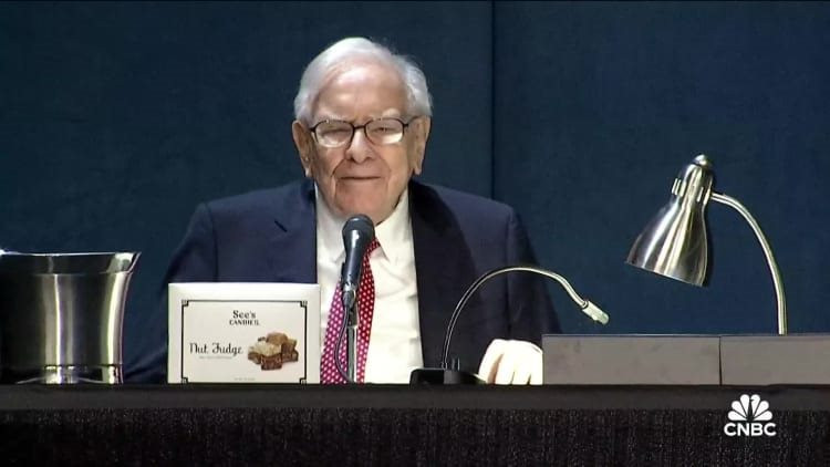 Lời khuyên mới nhất của Warren Buffett năm 2024: Cuộc họp 4 tiếng tóm gọn lại trong 2 lời khuyên từ cực “thấm”, xứng danh nhà đầu tư huyền thoại nhất thế kỷ - Ảnh 4.