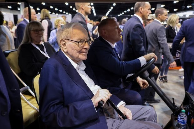 Lời khuyên mới nhất của Warren Buffett năm 2024: Cuộc họp 4 tiếng tóm gọn lại trong 2 lời khuyên từ cực “thấm”, xứng danh nhà đầu tư huyền thoại nhất thế kỷ - Ảnh 3.