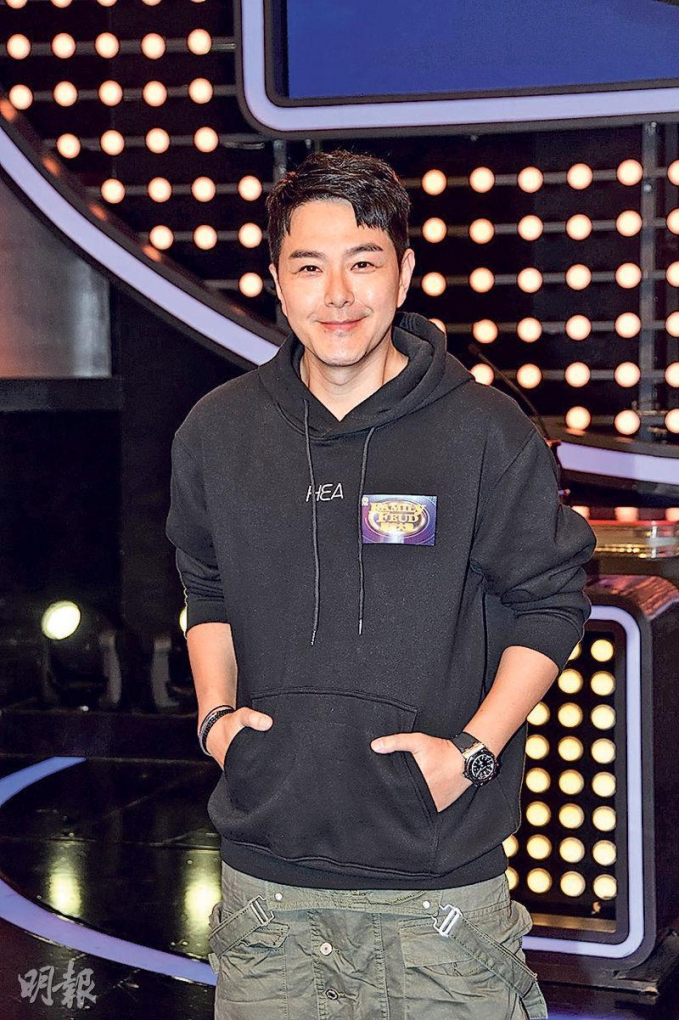 Sao nam "số hưởng nhất showbiz" U50 vẫn trẻ đẹp bất ngờ, vừa tiêu tan sự nghiệp liền sở hữu 34.000 tỷ - Ảnh 4. Sao nam "số hưởng nhất showbiz" U50 vẫn trẻ đẹp bất ngờ, vừa tiêu tan sự nghiệp liền sở hữu 34.000 tỷ - Ảnh 4.