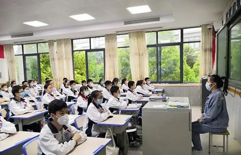 Đỗ thủ khoa kỳ thi đại học, nam sinh chưa kịp ăn mừng thì bị loại thẳng tay vì dùng 