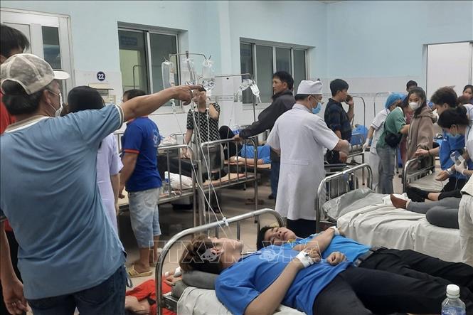Khoảng 100 công nhân ở Đồng Nai nhập viện cấp cứu nghi ngộ độc thực phẩm - Ảnh 1.