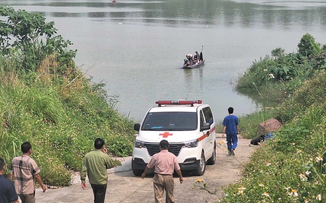 Vụ hai nữ sinh lớp 9 nghi nhảy cầu ở Bắc Ninh: Trước đó không có biểu hiện bất thường, nhắn tin xin gia đình ''đi chơi với bạn'' - Ảnh 2.