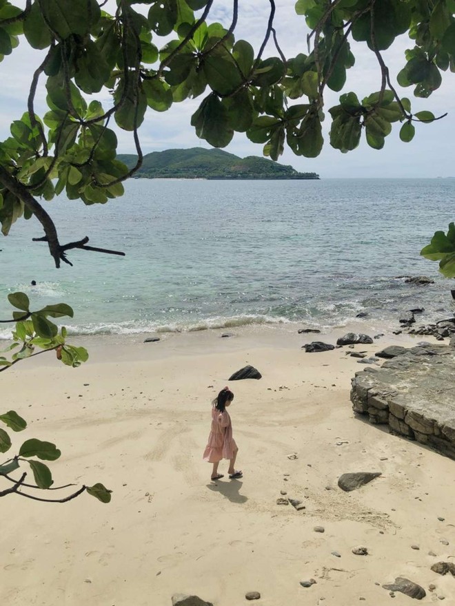 Phát hiện hòn đảo hoang sơ ít người biết biệt lập giữa biển Nha Trang, cách đất liền chỉ 15 phút đi ca nô