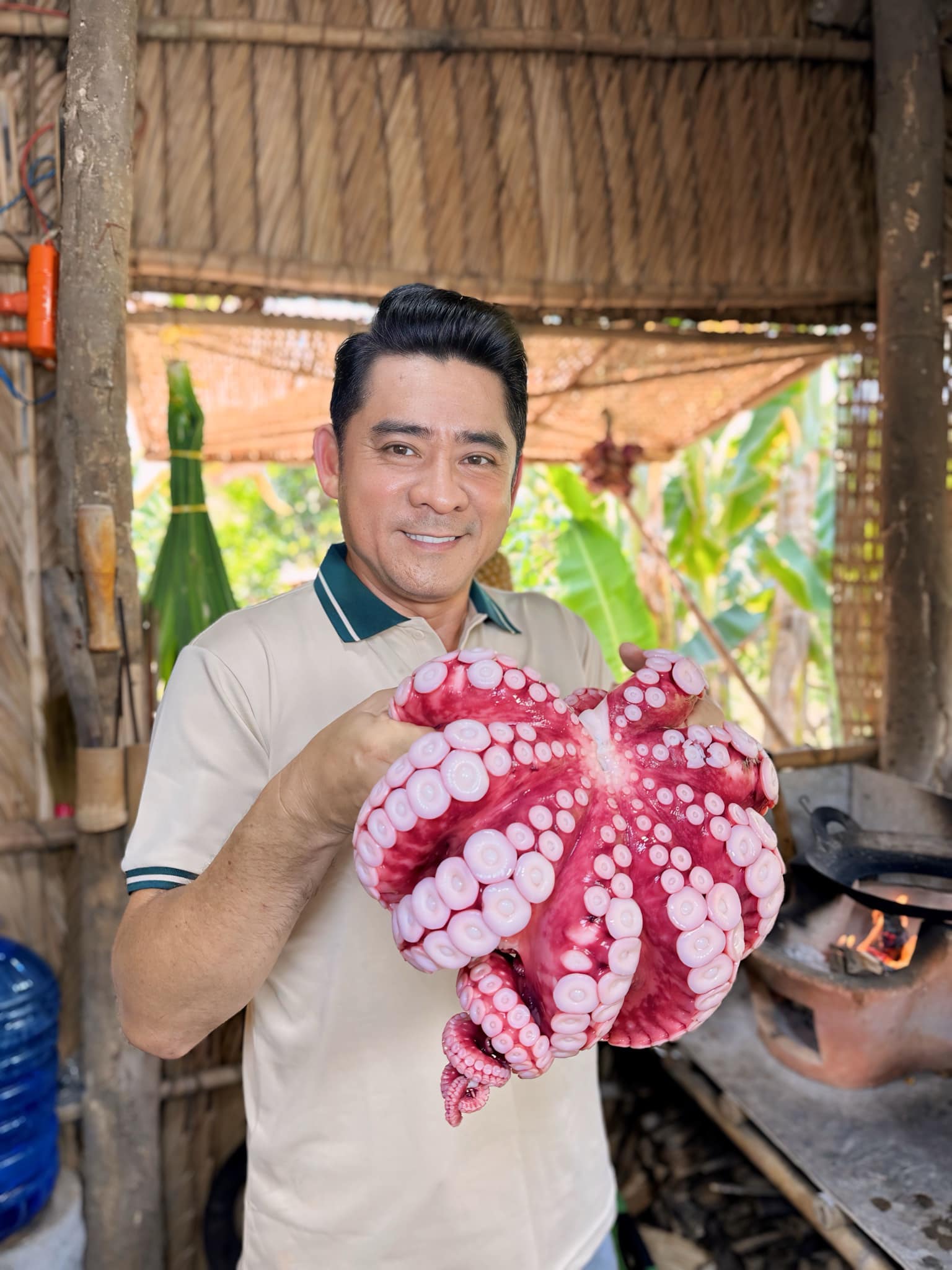 Không chỉ giỏi nấu ăn, Huỳnh Anh Tuấn còn có những màn đối đáp vừa hài vừa đáng yêu thế này bảo sao ra clip nào cũng triệu view - Ảnh 4.