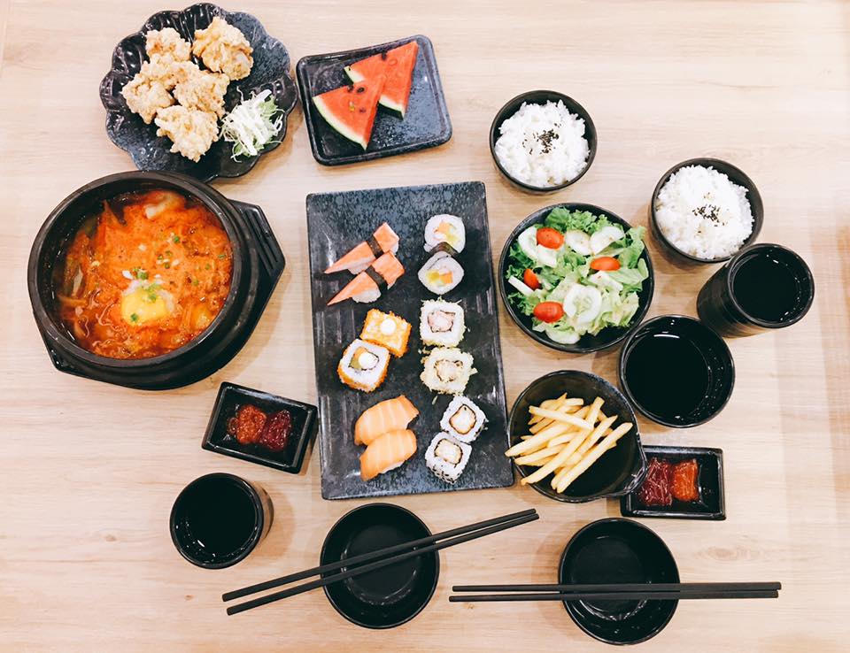 Sushi, cơm cuộn vừa ngon vừa tiện nhưng ăn vào mùa hè càng cần chú ý 3 điều quan trọng để tránh ngộ độc- Ảnh 2.
