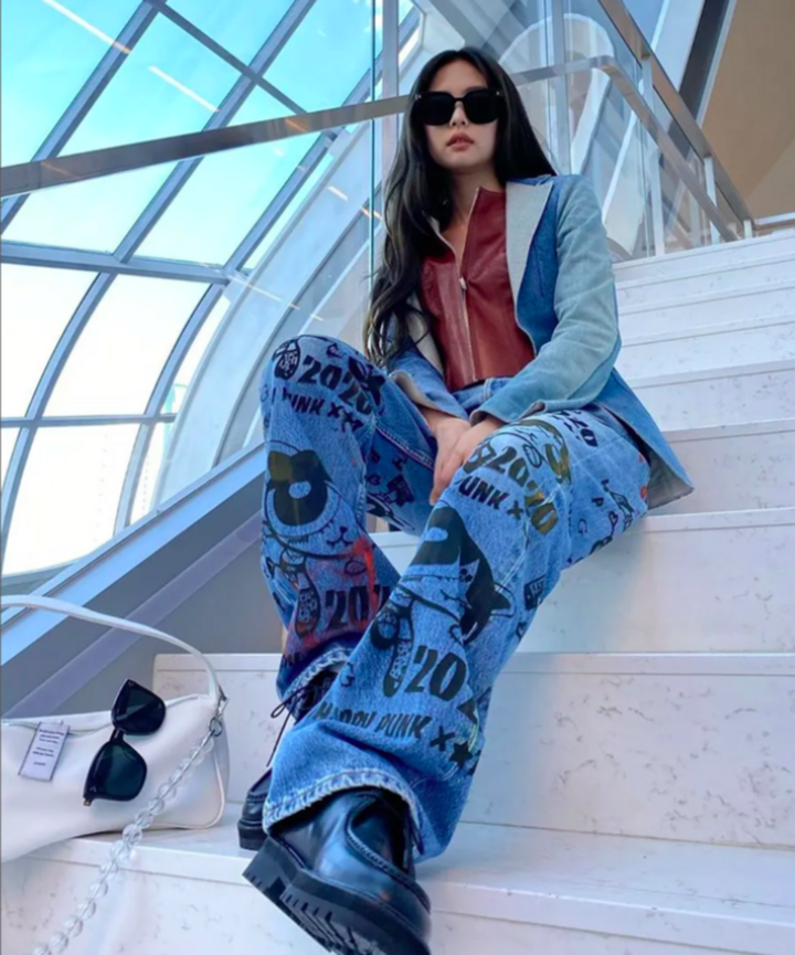 Xu hướng trang phục denim phủ s&oacute;ng m&ugrave;a h&egrave; 2024 - Ảnh 5.
