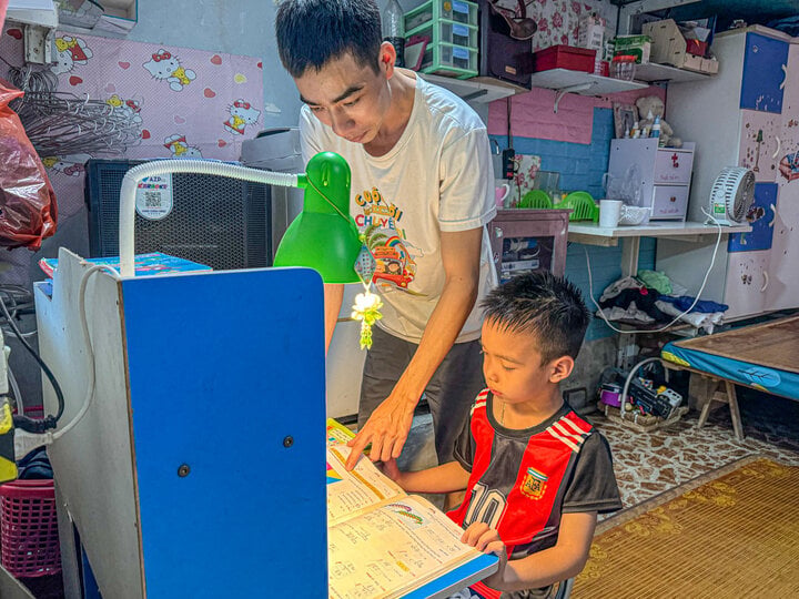 H&agrave; Nội đắt đỏ, người lao động chắt b&oacute;p từng đồng vẫn 'thiếu trước, hụt sau'- Ảnh 3.