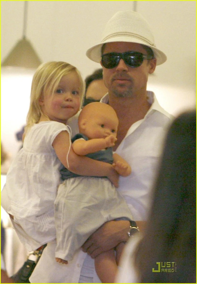 Brad Pitt - Tom Cruise: Two "failed" fathers of Hollywood, having his biological son reject his "father's name" - Photo 4.