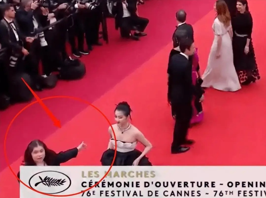 Quan Hiểu Đồng bị bêu tên trong danh sách sao Hoa ngữ gây xấu hổ tại Cannes 2024- Ảnh 3.