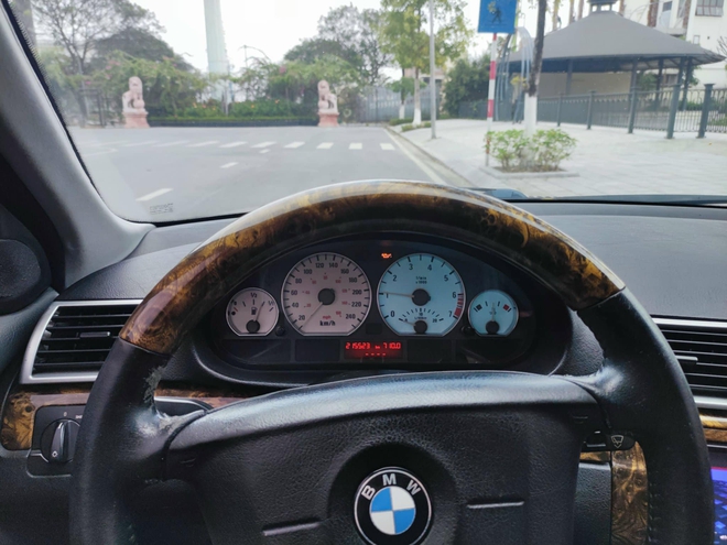 Rao bán BMW cũ giá Honda SH, người bán khẳng định: &quot;Máy nổ, còi kêu, 4 bánh quay đều, điều hoà mát lạnh&quot; - Ảnh 4.