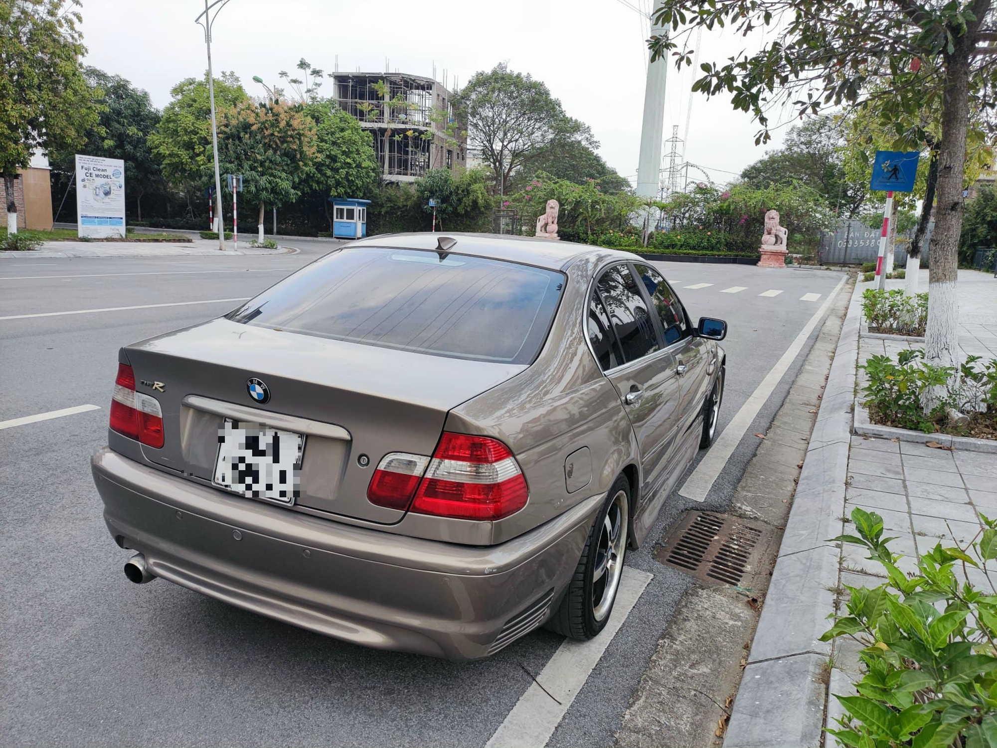 Rao bán BMW cũ giá Honda SH, người bán khẳng định: &quot;Máy nổ, còi kêu, 4 bánh quay đều, điều hoà mát lạnh&quot;- Ảnh 3.