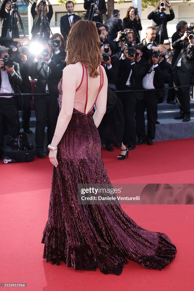 Thảm đỏ Cannes ngày 4: Thảo Nhi Lê hóa Cinderella, Emma Stone - Eva Longoria gợi cảm hết nấc - Ảnh 4.