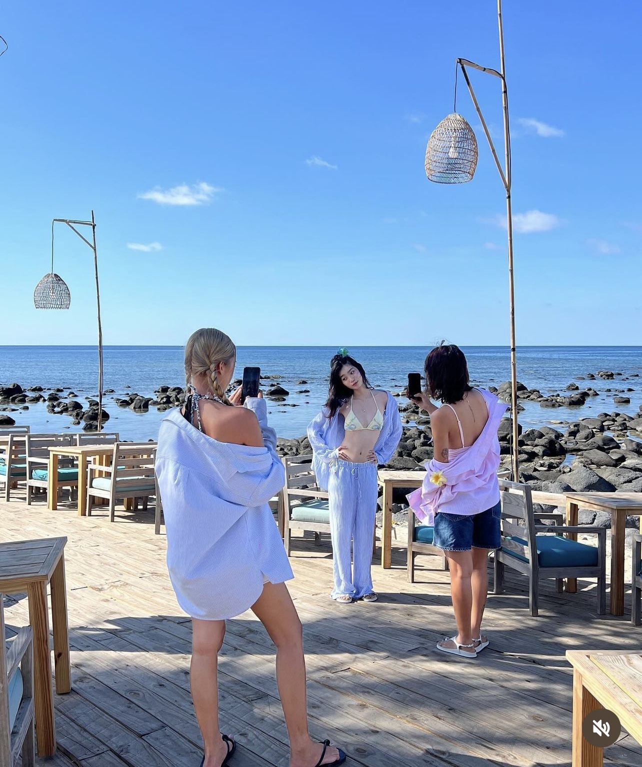 2 gái xinh hot nhờ serie lên đồ cho BFF: Thân nhau vì cùng chung năng lượng 2 gái xinh hot nhờ serie lên đồ cho BFF: Thân nhau vì cùng chung năng lượng