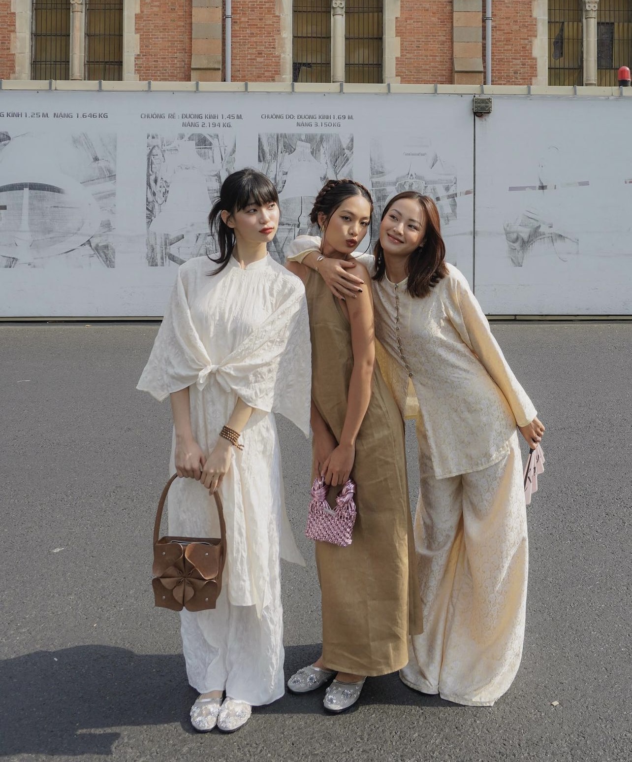 2 gái xinh hot nhờ serie lên đồ cho BFF: Thân nhau vì cùng chung năng lượng 2 gái xinh hot nhờ serie lên đồ cho BFF: Thân nhau vì cùng chung năng lượng