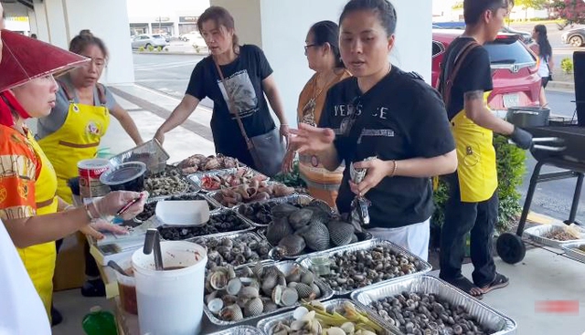 Bà chủ siêu thị khuân nguyên chợ ốc Việt Nam sang Mỹ, mở bán ngay vỉa hè: Bất ngờ về chất lượng - Ảnh 3.