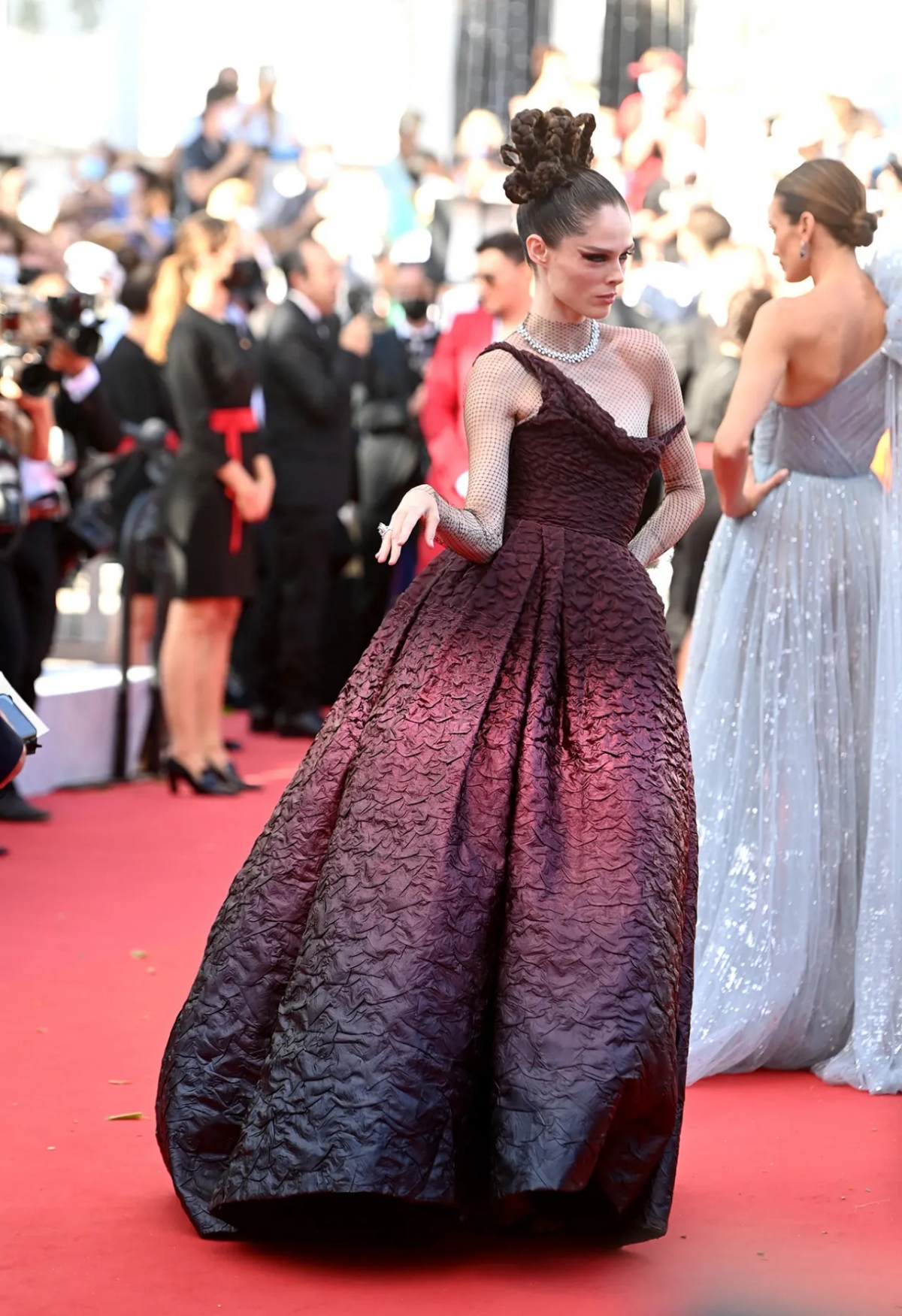 Những bộ cánh làm xấu thảm đỏ Liên hoan phim Cannes - Ảnh 9.