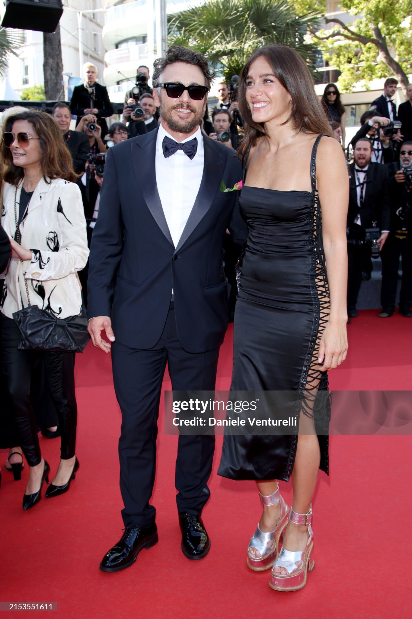 Thảm đỏ Cannes ngày 5: Selena Gomez mặc an toàn khác xa màn nhá hàng bốc lửa, Đồng Lệ Á tạo dáng lầy lội bên Bành Vu Yến - Ảnh 20.