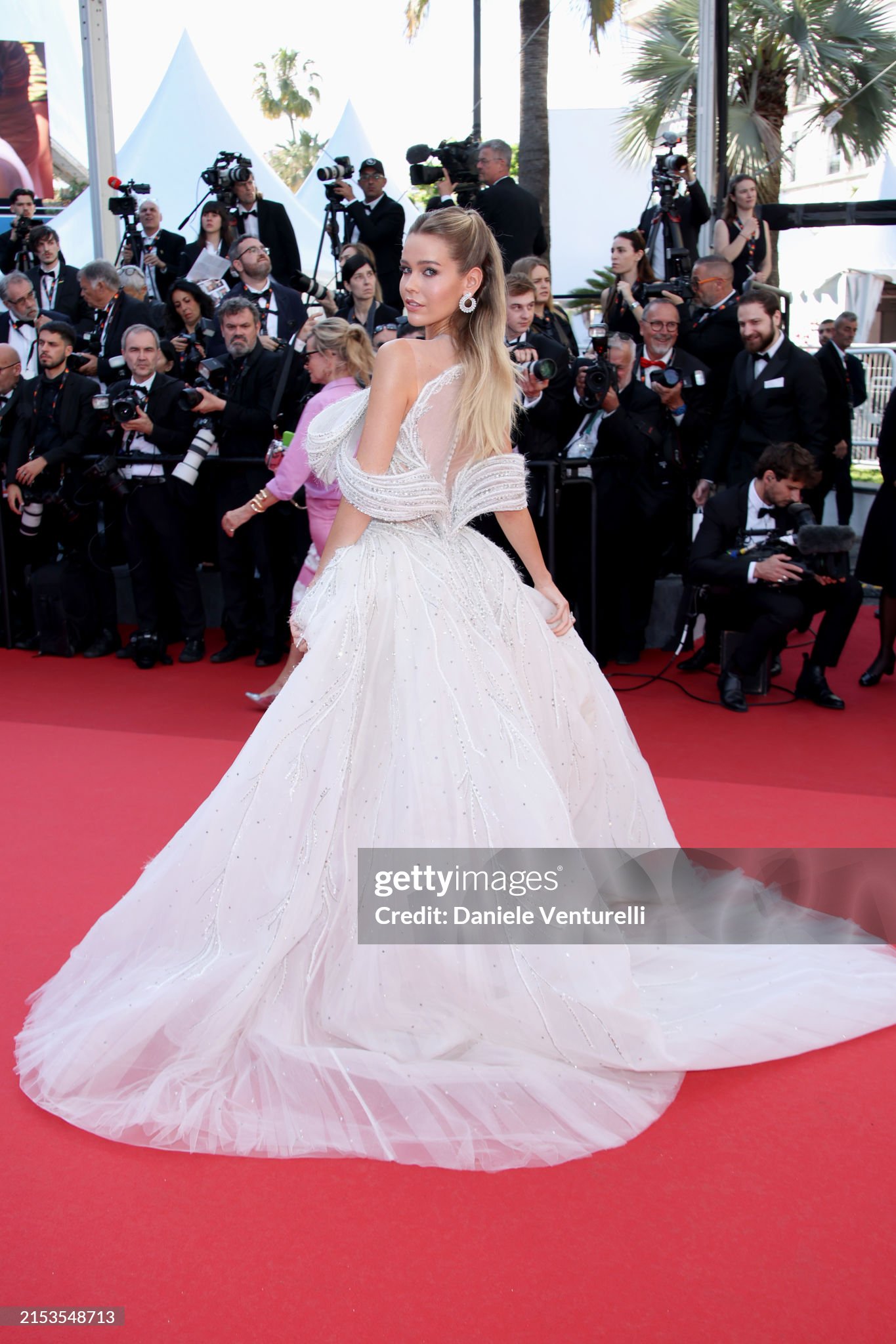 Thảm đỏ Cannes ngày 5: Selena Gomez mặc an toàn khác xa màn nhá hàng bốc lửa, Đồng Lệ Á tạo dáng lầy lội bên Bành Vu Yến - Ảnh 36.