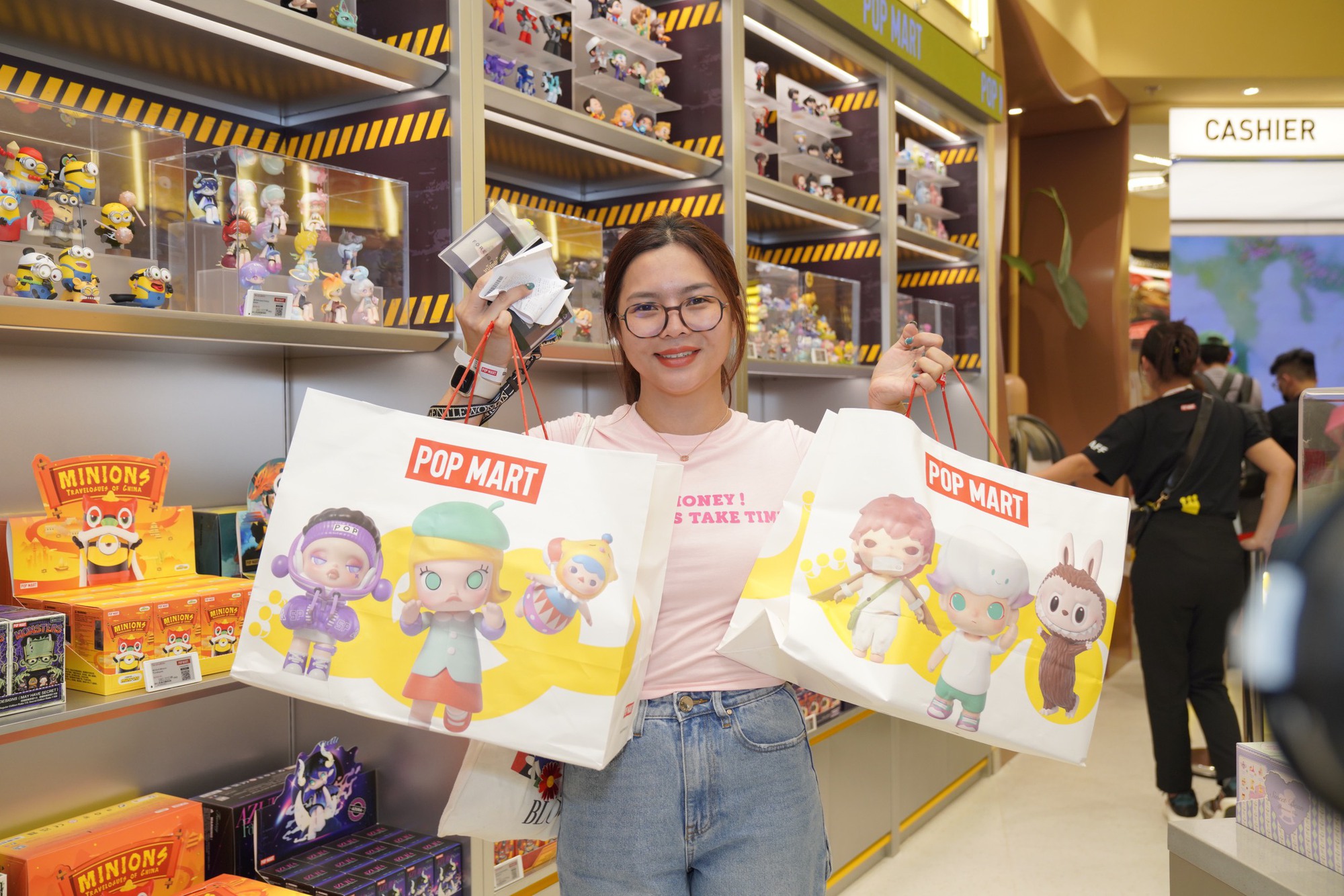 POP MART: Điểm đến mới cho người mê sưu tầm đồ chơi nghệ thuật tại TP.HCM- Ảnh 1.