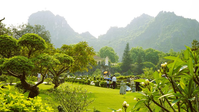 Clip cận cảnh "khu vườn địa đàng" ở Ninh Bình đang hot rần rần, đẹp lung linh như trong những thước phim - Ảnh 11.