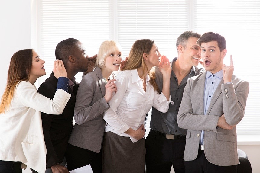 6 chủ đề buôn chuyện chốn văn phòng có thể hủy hoại tiền đồ, dù tin đồng nghiệp đến đâu cũng đừng nói ra! - Ảnh 2. 6 chủ đề buôn chuyện chốn văn phòng có thể hủy hoại tiền đồ, dù tin đồng nghiệp đến đâu cũng đừng nói ra! - Ảnh 2.