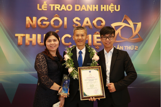 Imexpharm vinh dự nhận giải thưởng Ngôi Sao Thuốc Việt lần thứ II, khẳng định vị thế hàng đầu về chất lượng EU-GMP tại Việt Nam - Ảnh 2. Imexpharm vinh dự nhận giải thưởng Ngôi Sao Thuốc Việt lần thứ II, khẳng định vị thế hàng đầu về chất lượng EU-GMP tại Việt Nam - Ảnh 2.