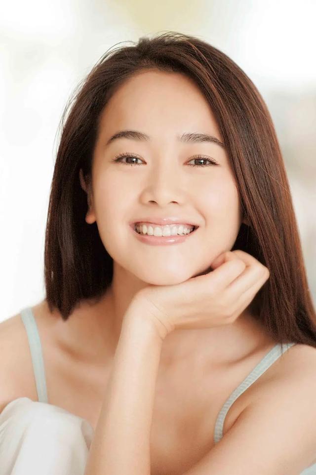 Mỹ nhân đóng phim là phụ yêu bạn diễn là chính, sự nghiệp tụt dốc vì cảnh khỏa thân chấn động - Ảnh 2. Mỹ nhân đóng phim là phụ yêu bạn diễn là chính, sự nghiệp tụt dốc vì cảnh khỏa thân chấn động - Ảnh 2.