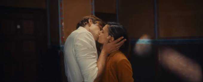 Phim học đường đứng top 1 to&agrave;n cầu: Thống trị 67 quốc gia, c&oacute; loạt cảnh n&oacute;ng qu&aacute; t&aacute;o bạo - Ảnh 5.