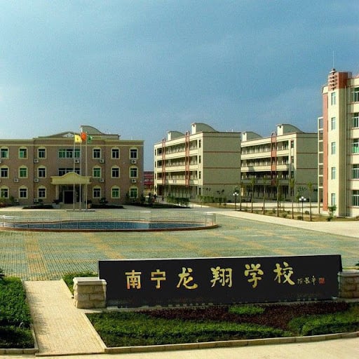 Nam sinh Trung Quốc nghi bị bạn dội nước sôi vào người: Cảnh sát tạm giữ 8 người- Ảnh 1. Nam sinh Trung Quốc nghi bị bạn dội nước sôi vào người: Cảnh sát tạm giữ 8 người- Ảnh 1.